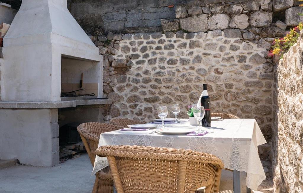 Vacation Apartments Feniks Tučepi Eksteriør bilde