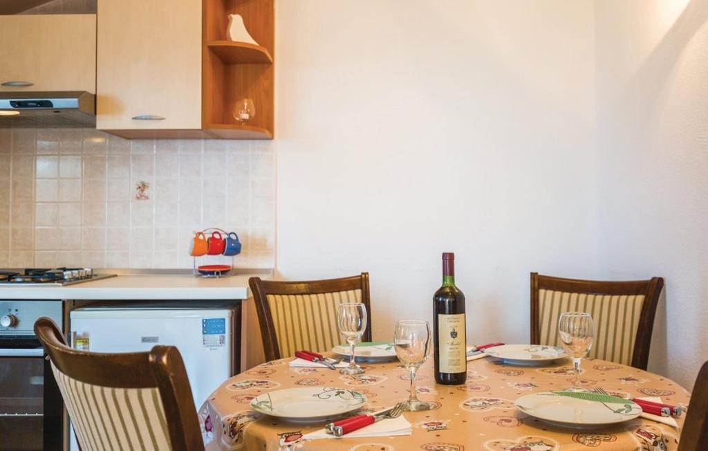 Vacation Apartments Feniks Tučepi Eksteriør bilde