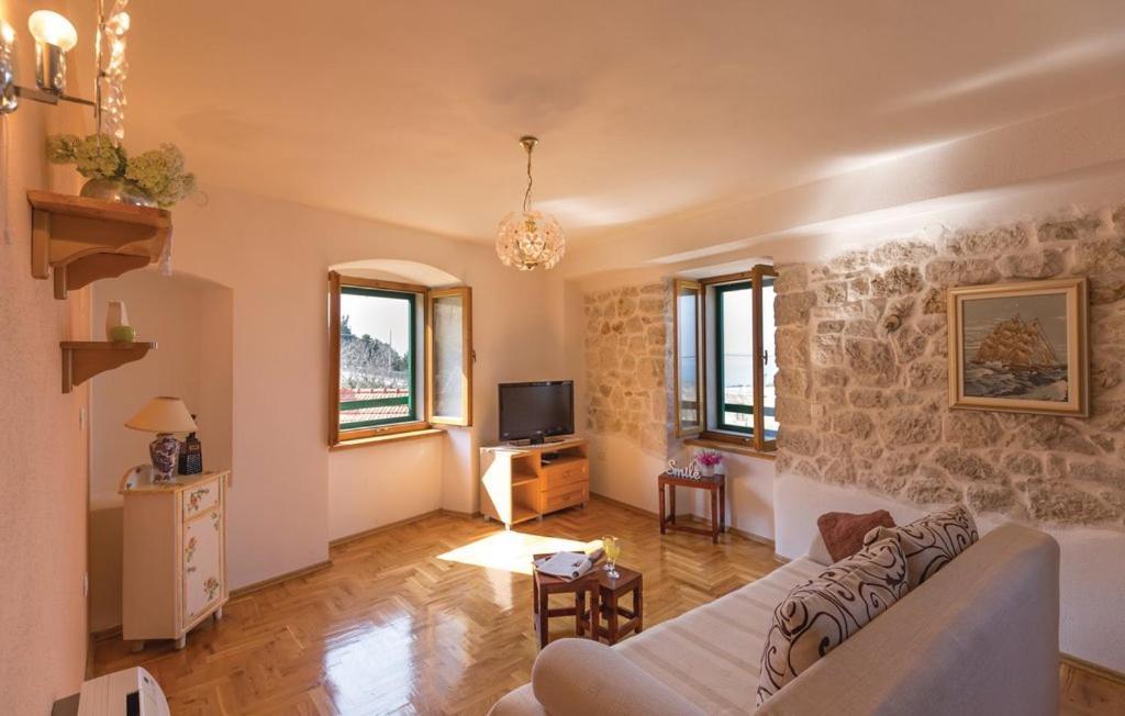 Vacation Apartments Feniks Tučepi Eksteriør bilde