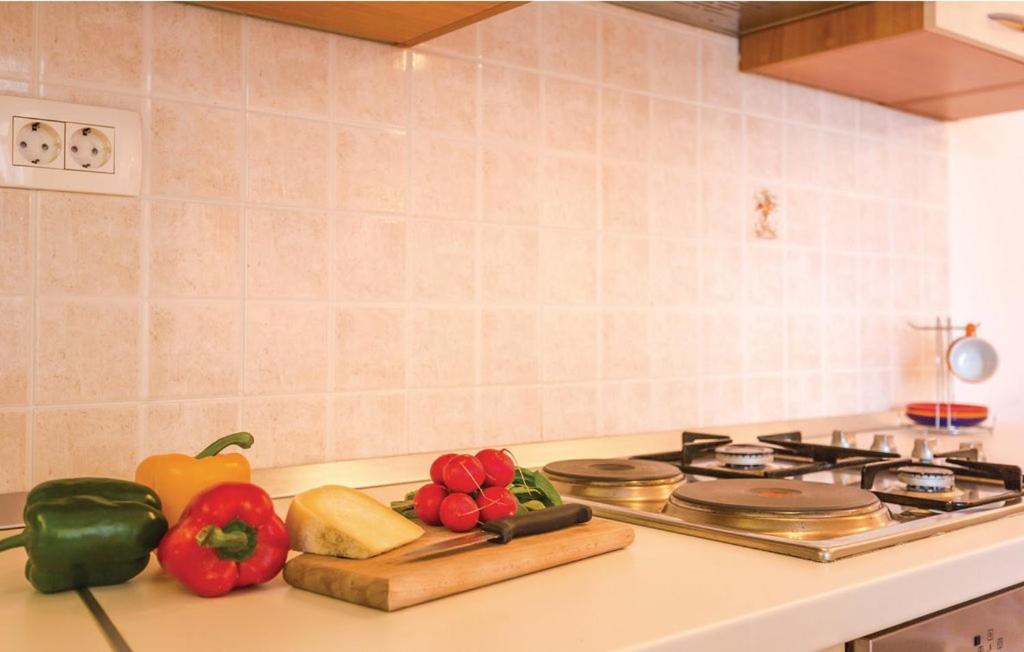 Vacation Apartments Feniks Tučepi Eksteriør bilde