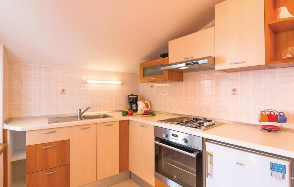 Vacation Apartments Feniks Tučepi Eksteriør bilde