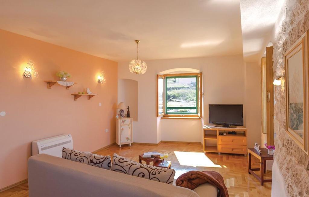 Vacation Apartments Feniks Tučepi Eksteriør bilde