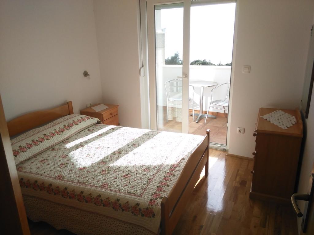 Vacation Apartments Feniks Tučepi Eksteriør bilde