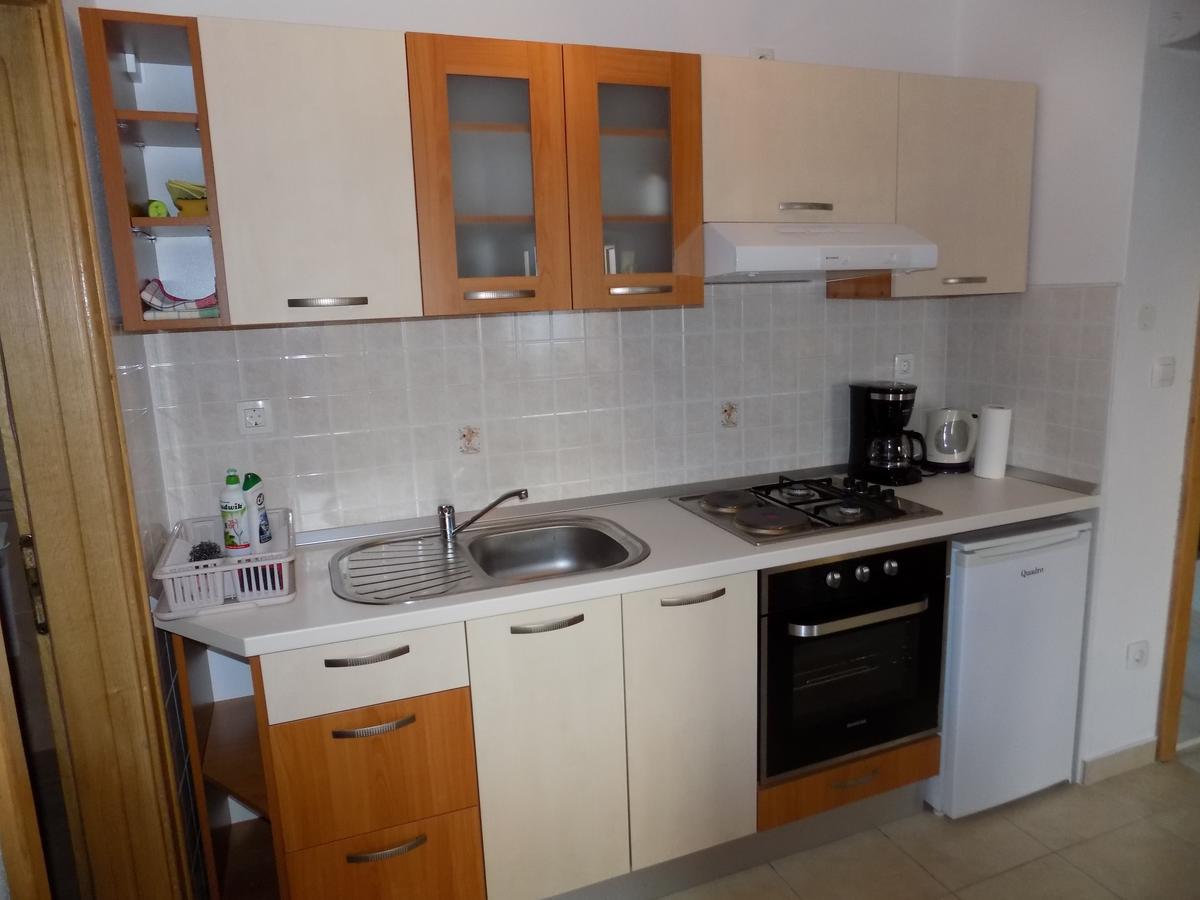 Vacation Apartments Feniks Tučepi Eksteriør bilde