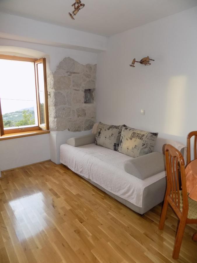 Vacation Apartments Feniks Tučepi Eksteriør bilde